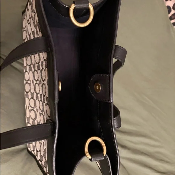 Coach Field Tote - Picture 5 of 13